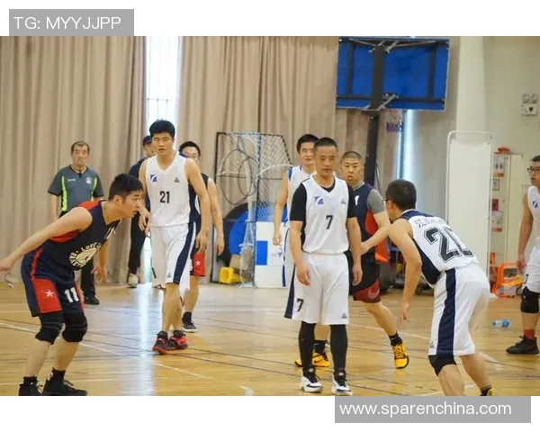 篮球竞技的魅力与挑战探索从技术进阶到团队协作的全面分析 篮球竞技的魅力与挑战探索从技术进阶到团队协作的全面分析